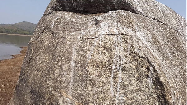 Hottest Indian Couple Sex at Outdoor - Sex at Open Public Place - River Side Sex Video in Hindi