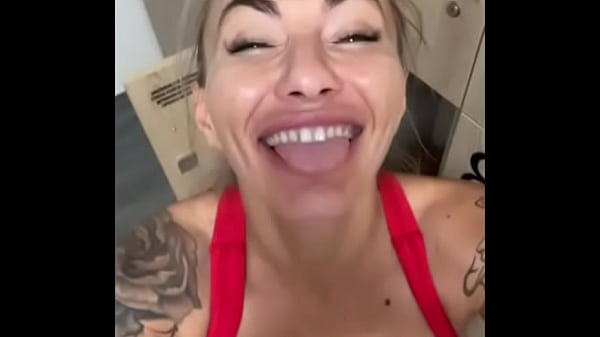 Mommy likes to spread her legs tonight Thumbnail