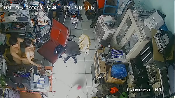 Hack computer shop camera