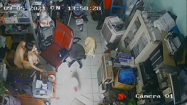 Hack computer shop camera