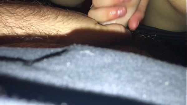 Latina lány hátulról kapja a nagy farkat