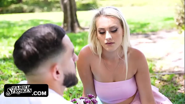 FamilyStrokes - Gorgeous Blonde Vixen With Huge Jiggly Booty Rides Her Athletic Stepbrother