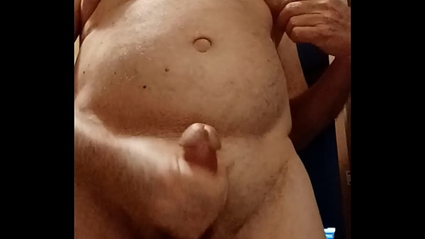 öregúr magának élvezkedik