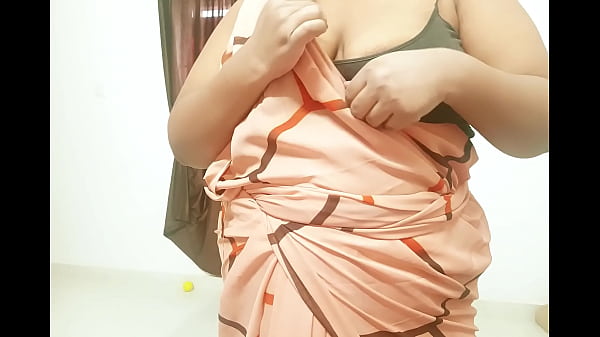 desi girl showing boobs to stepdad Thumbnail