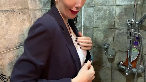 Hot MILF fucked in the shower and cum in her mouth