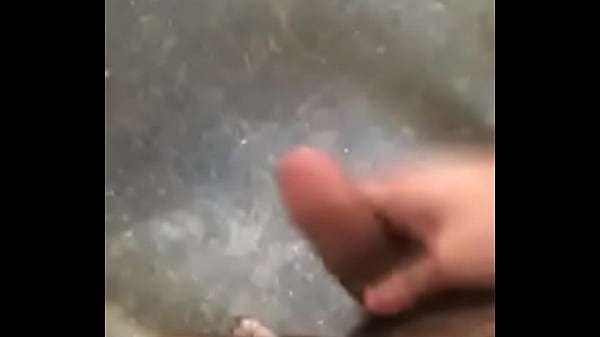 Guy masturbatting Thumbnail