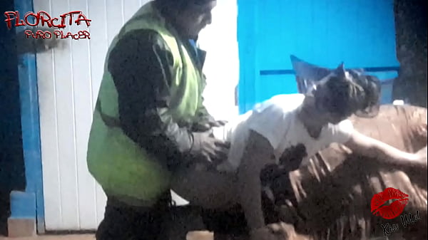 entregador de gás em casa