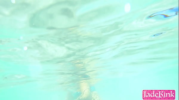 Couple on vacation public fuck at the beach underwater creampie