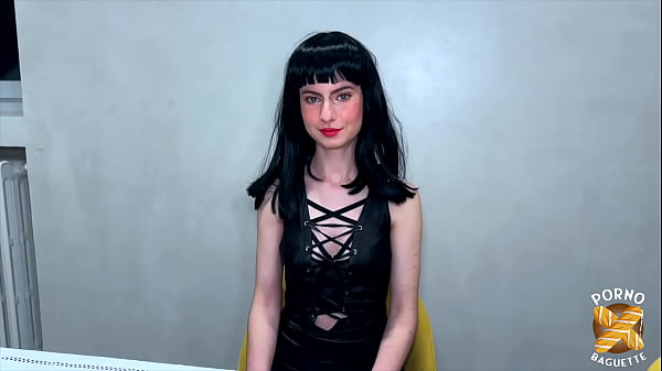 Lucifera, 19ans, fait sa première fois avec une femme