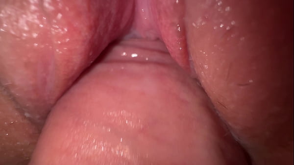 Jonge Pussy Squirts Op Z'n Hornige Teef