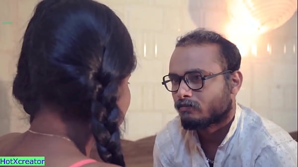 Professor indiano fode garota de 18 anos na aula de ioga! Sexo em hindi