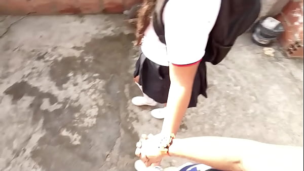 Novinha Sai Da Escola e Fode Na Viela Da Favela