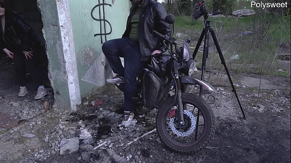 Russian blowjob at an abandoned construction site