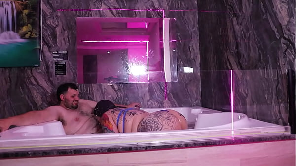 Le rompo el culo a Argentina tatuada culona en el hidromasaje – Mamiimaldii Video Completo full