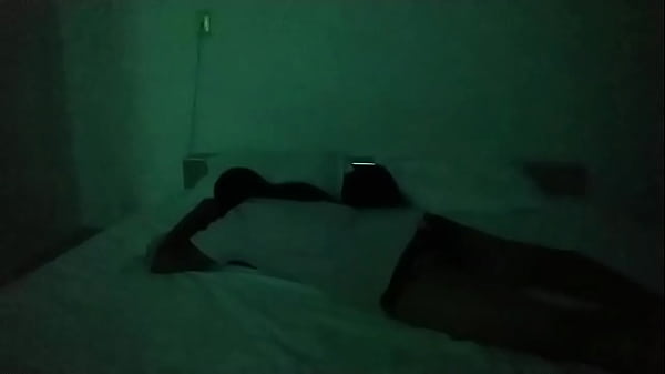 llegue de la fiesta bien cachonda con ganas de follar así que levante a la perra de Michelle para tener sexo lésbico