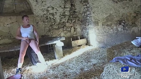 Sophie en a pas assez, elle veut se faire enculer