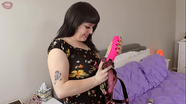 Oops! I Forgot My Bag - An Amateur Lesbian Rough Fucking Scene starring Goth Girl Lita Lecherous and BBW Sydney Screams