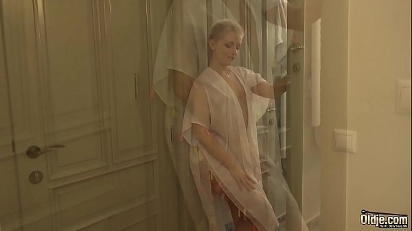 Crazy old vs young fuck ends with juicy cumshot and the teen loves it