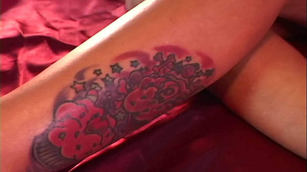 Ballooned Up – Busty MILF Blowjob & Facial