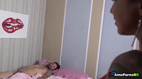 Novinha provoca sua outra namorada e ela da troca que merece