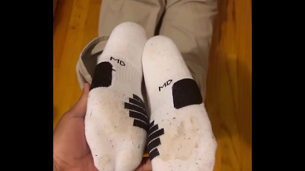 Imagine the smell from the dirty socks ?- kinkydannyxxx #malefeet #guysfeet #gayfootfetish #gayfeet Thumbnail