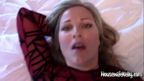 Dona de casa Kelly - porra na buceta