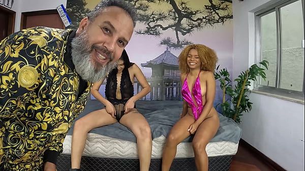 Mariana Torres e Rebeca Villar se preparam para mais uma cena picante