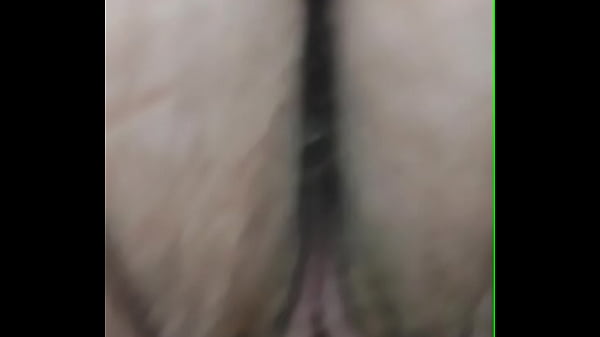 Oma zonder slipje onder jurk