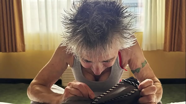 I gave my photographer a BJ at the airport hotel. He sat on the bed as I kneeled. He took these photos and then "animated ... Thumbnail