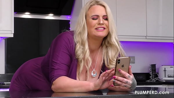 Big Woman with Juicy Pussylips Makes You CUM at Plumperd