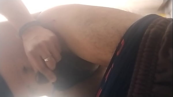 Hoy estaba solo y me masturbo como nunca, mi verga está dura y gruesa¿Te gusta?