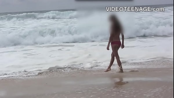 lovely teen girls nude at beach