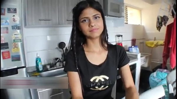 MINHA MEIA-IRMÃ SEXY É GOSTOSA, EU VIM ACALMAR O DESEJO DELA QUE BUCETA RICA ESSA MENINA TEM - PORNOGRAFIA ESPANHOLA