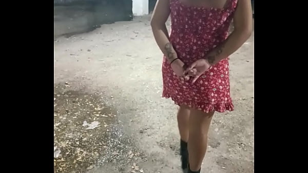 Mexicana se encuentra al wazaaa en halloween y le hace oral