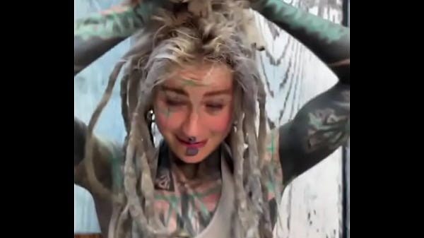 This little kitty loves my dreadlocks! ?Do youts play with your hair too?#KittyLove #DreadlockVibes #FurryFrie... Thumbnail