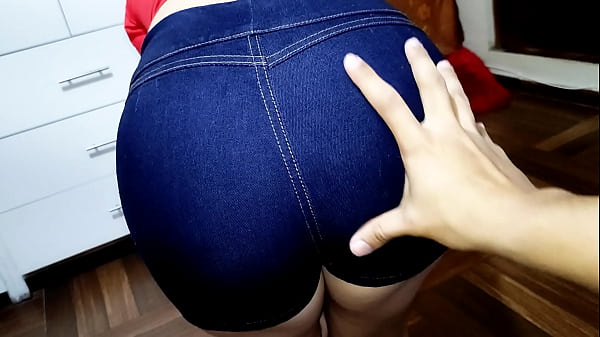 Hermanastro Mira como me Queda Mi Nuevo Short Jeans - Mi Hermanastra Caliente me muestra su Short Jeans Porque Quiere Que La Folle