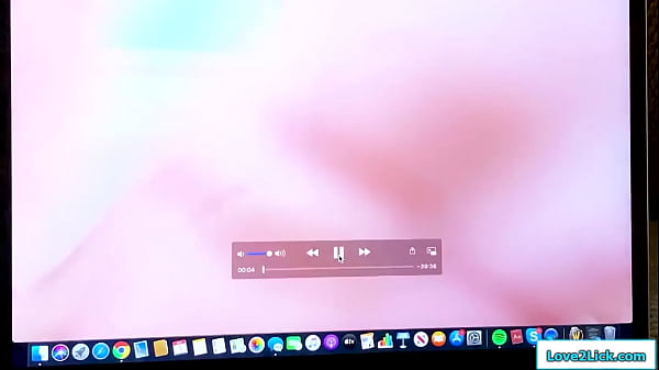 Milf masturbates watching stepdaughter