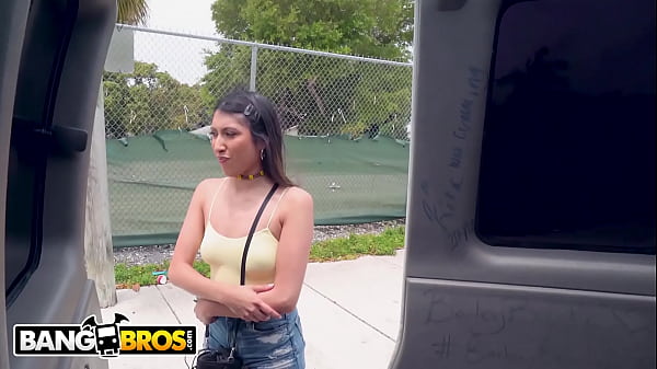 BANGBROS - Incredulous Director Can't Believe Tyler Steel Fucked Penelope Woods In The Ass