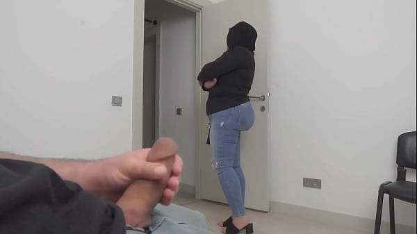 SHE IS SHOCKED! I take the risk of getting my dick out in front of Muslim woman.