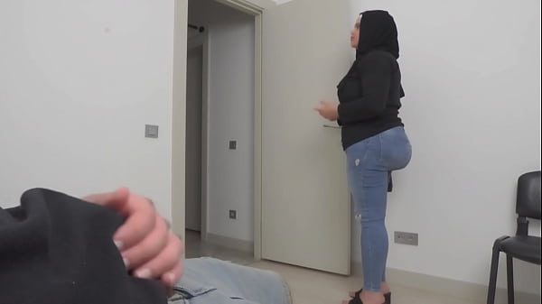 SHE IS SHOCKED! I take the risk of getting my dick out in front of Muslim woman.