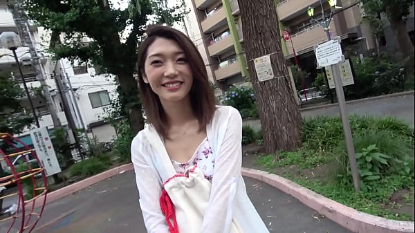 A web designer Kanae-chan, de 21 anos, está aqui! O motivo da bela e esbelta namorada para se inscrever é "porque meu namorado recentemente cortou atalhos com SEX" e apareceu em AV com o namorado que pulou as preliminares! ? &Eacut