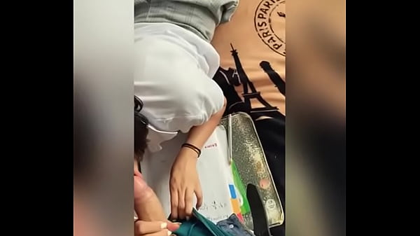 Cómo COGERTE a tu Media HERMANA Colegiala y a su AMIGA de la Escuela! Espiando a Dos Lesbianas Haciendo Tarea en el CUARTO! Trío Amateur con mi Hermana y su Amiga de la Escuela! Lesbianas Mexicanas #1