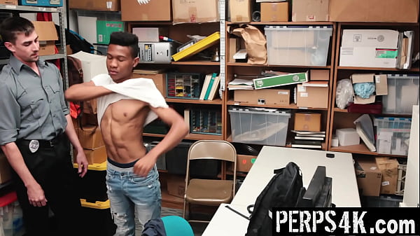 The Straight Suspect Denies of Stealing at The Mall – Perps4k