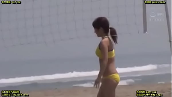 Japonesa tiene un squirt y es follada por extraño 3