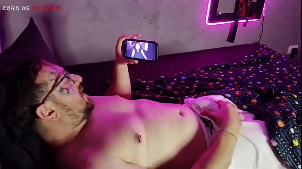 Peguei ele na punheta e resolvi ajudar