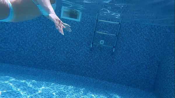 Fucked a stranger that i just met at the pool!