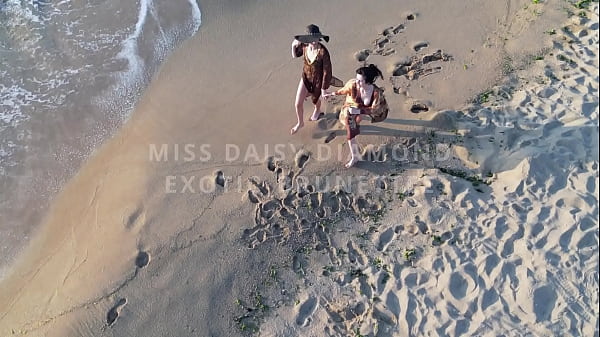 Outdoor Sexi Bobbies Swimming in the Sea 4K