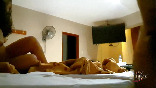 Forró szex a hotelben hagyományos pózban