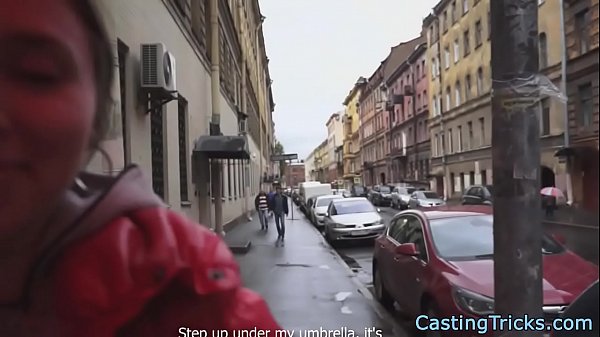 Kleine Tieten Meidje Zuigt Voor Cash