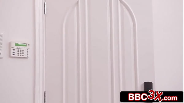 Great Body Business Woman Gets Pounded By BBC After Double-Booking